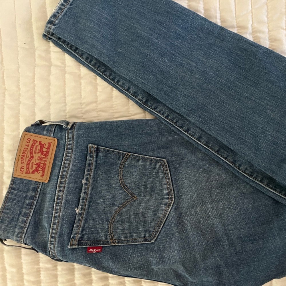 Levi’s 711 Skinny Jeans bundle size 27x 32